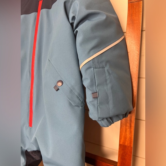 Snow Pile Patagonia One-Piece Snowsuit, 3T, Red and Blue - Picture 12 of 13